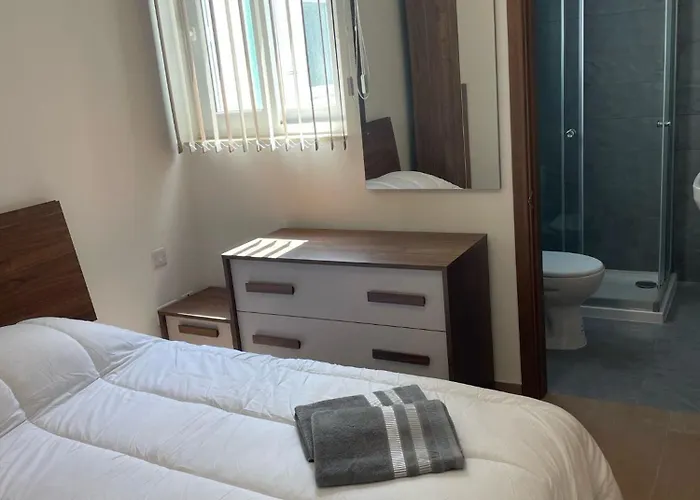 Three Bedroom Penthouse Apartment San Gwann