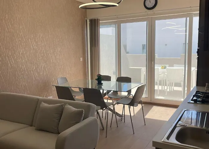 דירה Three Bedroom Penthouse *